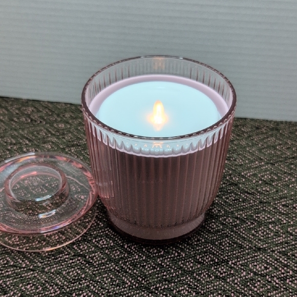 Pink Flameless Candle Diffuser - Picture 6 of 8